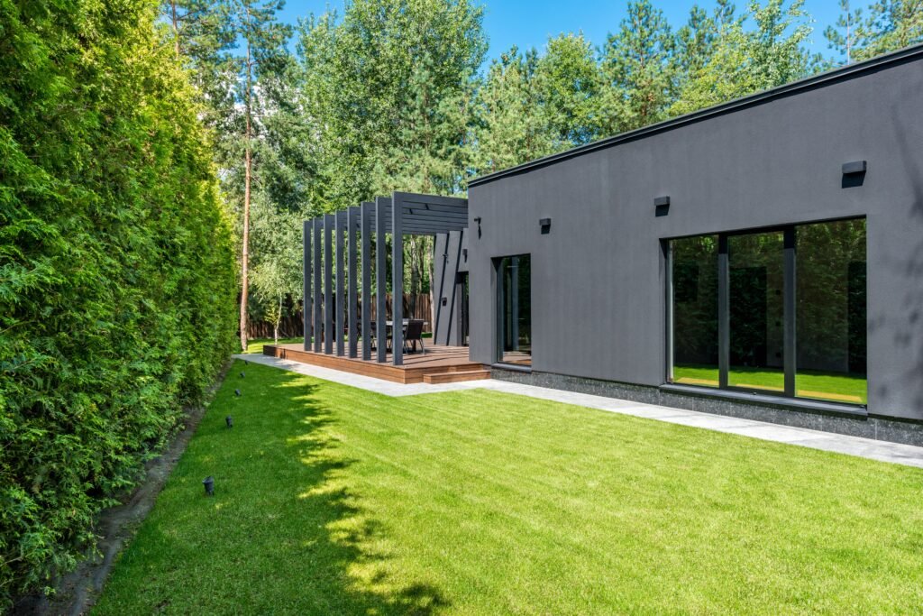 Casa com jardim: a grama entra no projeto